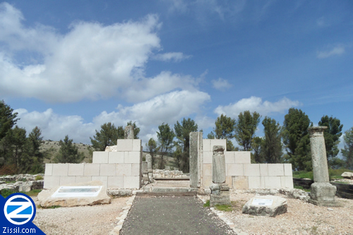 File:00001052-ancient-synagogue-of-nabratein.jpg