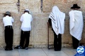 00001602-boys-praying-kotel.jpg