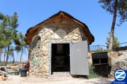 00001474-tomb-rabbi-yossi-from-pekien.jpg